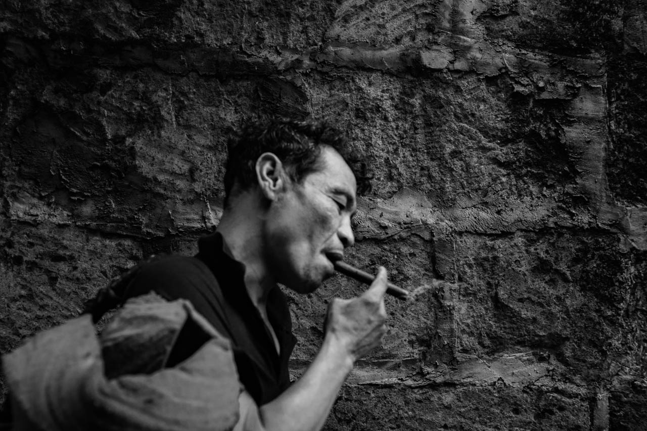 Manila Street Photography: Cigar man. POV