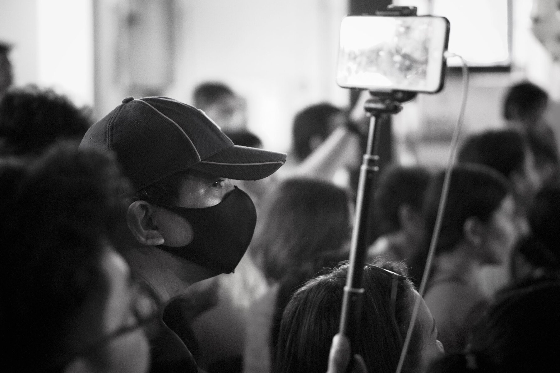 Man wearing face mask. Ongpin St., Chinatown, Manila.